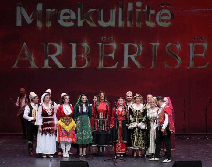 „Die Wunder von Arberia“ – ein Abend, der ganz im Zeichen der Vielfalt der albanischen Folklore steht.