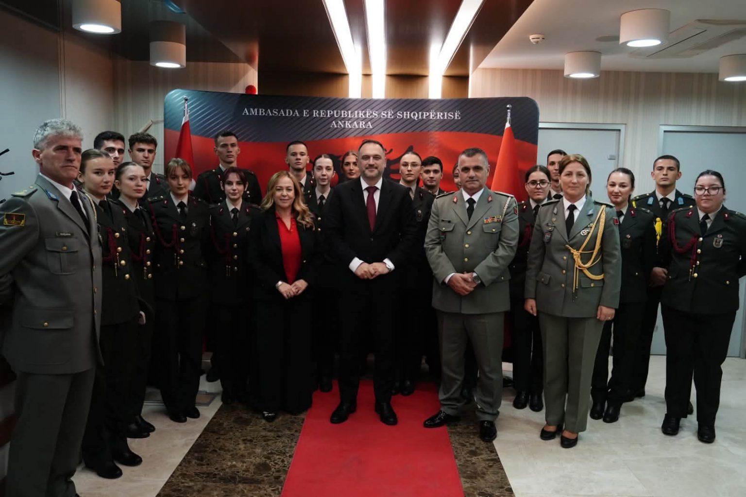 Nufi traf sich in Ankara mit albanischen Medizinstudenten