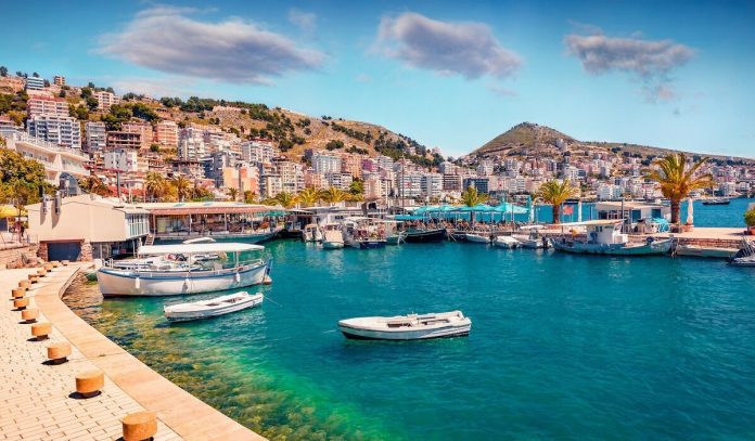 Französische Medien: Albanien überrascht ausländische Besucher mit der Schönheit der Riviera und günstigen Preisen