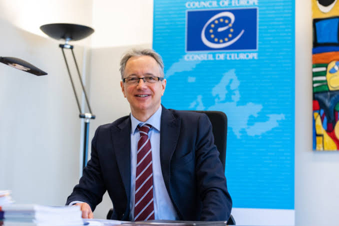Europarat-Vertreter Neukirch: Reformen bringen Albanien näher an EU-Standards heran