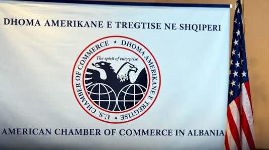 Die Amerikanische Handelskammer äußert Bedenken hinsichtlich der steuerlichen Maßnahmen im Haushaltsentwurf für 2027