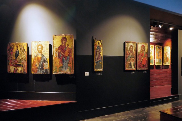 “Icons and holy relics of the Balkans” displayed in Korça
