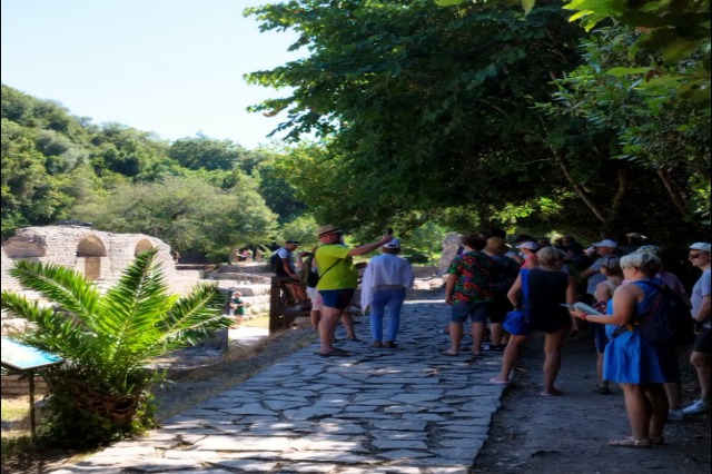 Tourist flow in Butrint