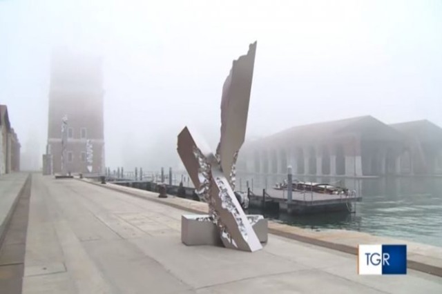 “Light in the rebirth of Venice”, sculptor Helidon Xhixha opens the exhibition in Italy