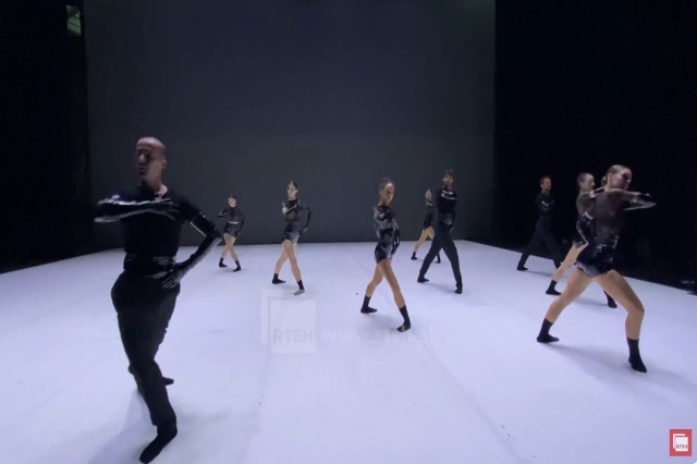 A magical night with the ballet ‘Viceversa’ is promised by choreographer Julind Dervishi at the National Theater of Opera and Ballet