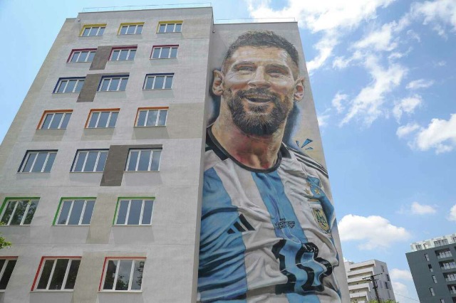 AP: Messi mural to cover student dormitory in Tirana, make Albanians happy