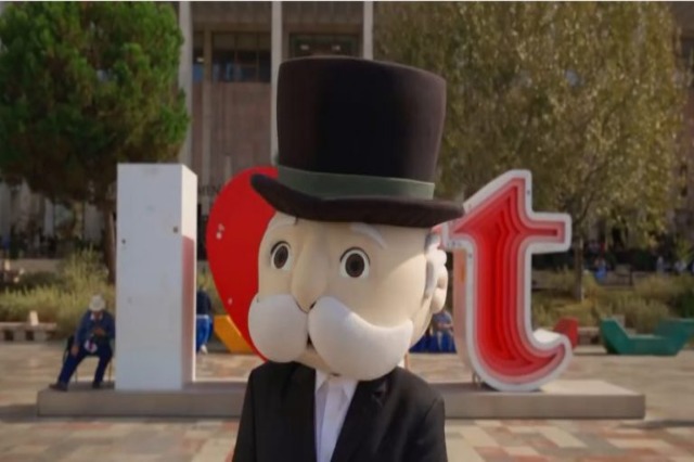 Monopoly in Albanian language too