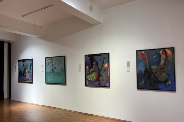 “Travelers of Nonsense,” the largest exhibition opened in Shkodër by the painter Helidon Haliti.