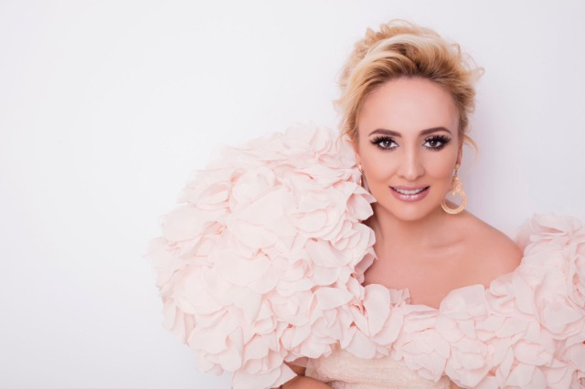 Artist Juliana Pasha: The Song Festival at RTSH, an authentic scene of Albanian music