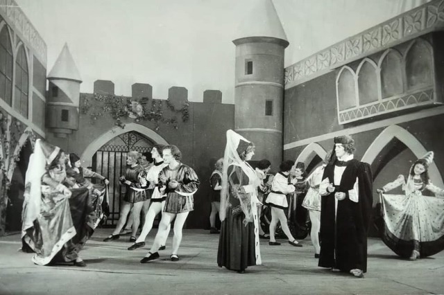 NTHOB: The ballet”Esmeralda”, on stage in 1953 by the ballet group of the Albanian Philharmonic