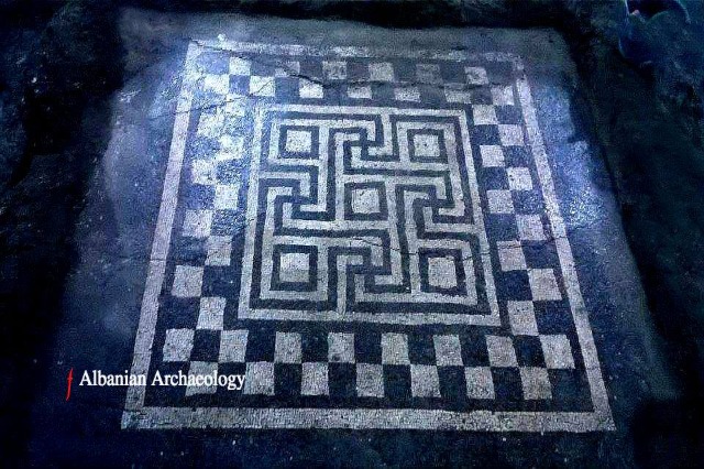 The Mosaic of Meander in Durrës, engineers request relocation