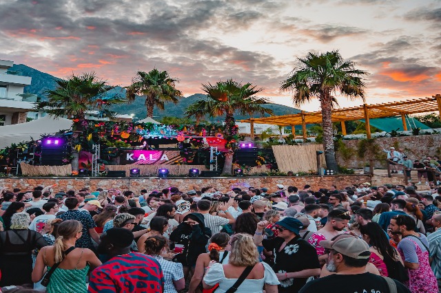 “Kala Festival”, over 3000 foreign visitors on the coast of Dhërmi