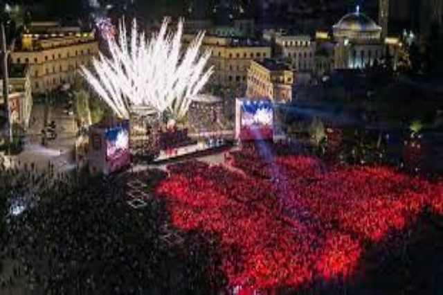 White Night/ Hundreds of thousands of Albanians celebrated with music stars