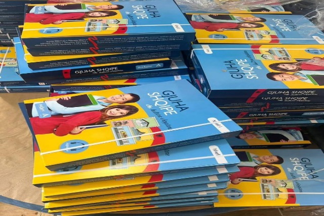 Distribution of Textbooks for Albanian Students in the Diaspora Kicks Off