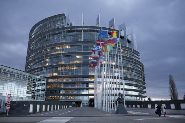 The European Commission proposes the lifting of the veto on Enlargement