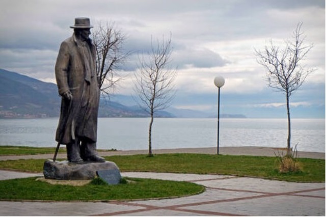 125th anniversary of the birth of Lasgush Poradeci, a special edition dedicated to the poet by the well-known magazine Lishtungen