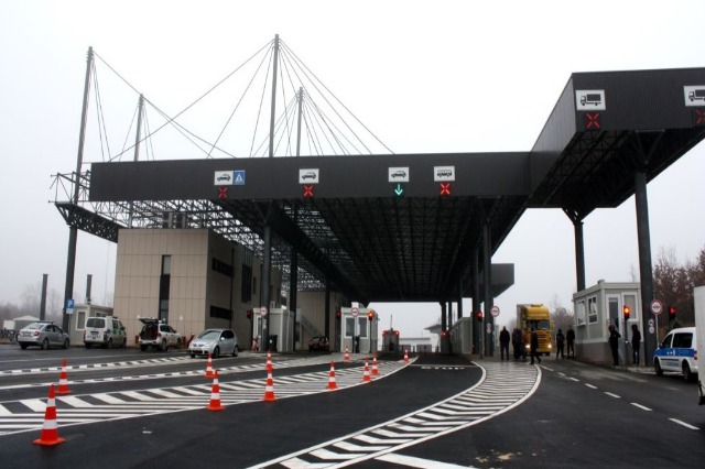 Foreign Ministry of Kosova: Criminal groups blocked the border point in Merdare
