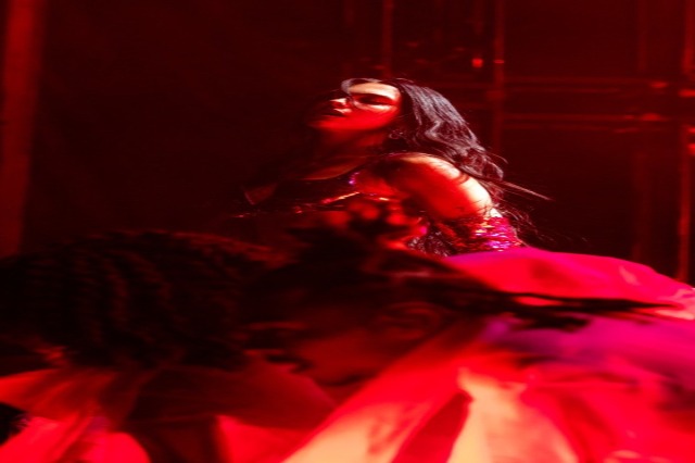 Dua Lipa lit up the stage yesterday at the ‘Sunny Hill Festival’