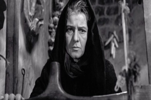 Today the great actress Tinka Kurti celebrates her 90th birthday