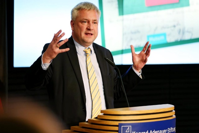 CDU MP Knut Abraham: “Open Balkan” favours Kosovo, Serbia should take a stance on Moscow or Europe