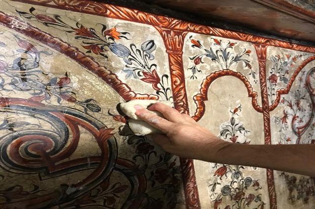 Ethnographic Museum of Kruja under restoration/ Margariti: Colorful paintings in the Ethnographic Museum of Kruja are coming to light