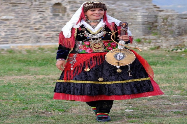 The folklore artistic groups of the Shkodër area amaze the public attending the Gjirokastër National Folk Fest on the fifth evening