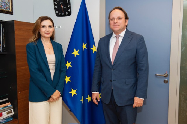 Tabaku meets Commissioner Varhelyi, focusing on economic reforms