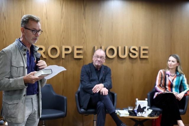 Austrian Author Robert Menasse Engages with Albanian Readers at Europe House