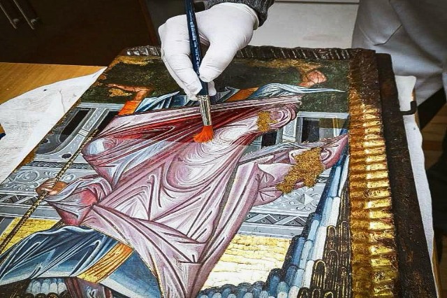 The “Evangelization” icon of Onufri the Cypriot restored