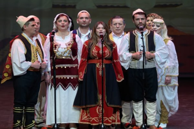 Folk Ensemble Opens New Season with Captivating ‘The Rose When I Gave It to You’ Concert
