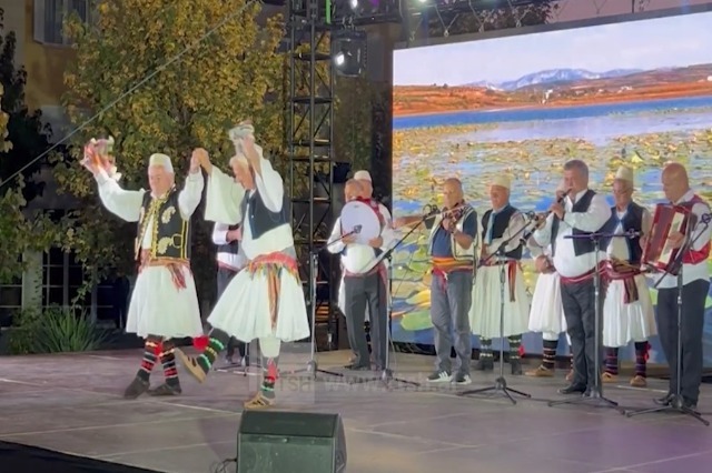 The ‘Best Kabaja’ award is given to the Korça Sazet at the Folklore Festival, where 18 groups competed
