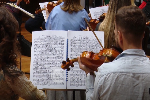 Concert by the RTSH Orchestra Featuring the Works of Gustav Mahler and Andrea Scartazzini