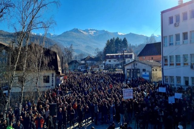 Protest in Shtërpca following the wounding of two young Serbs