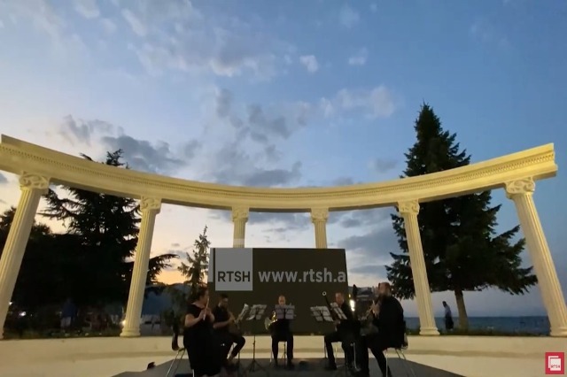 National Opera and Ballet Theater Continues Summer Tour, Concerts Held in Coastal Areas