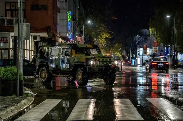 Tensions in the north of Kosova, a KFOR team is attacked in Zubin-Potok, no one was injured