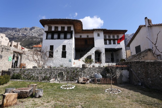 The Ethnographic Museum of Kruja and its impact on the local economy of the city