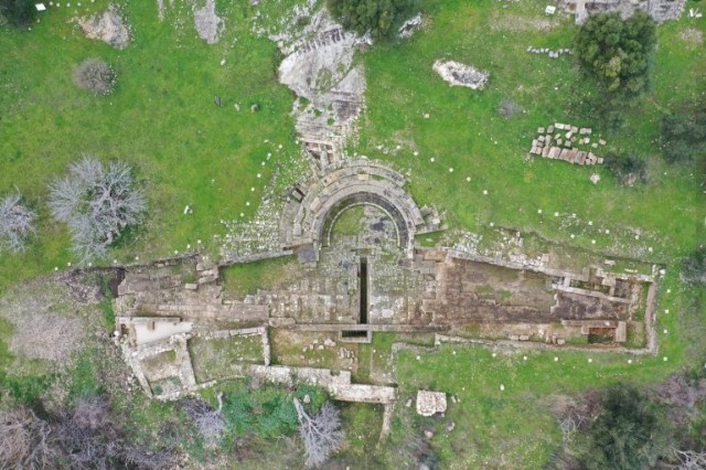 The ancient theater of Orikum Archaeological Park, rare features for the theaters of the ancient world