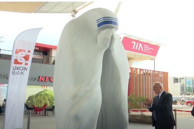 “Mother Teresa” monument inaugurated/ Sculptor Shima brings it to Tirana International Airport, which bears her name