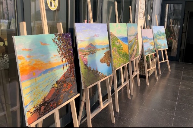The master of landscape, Pashk Përvarthi, takes 28 painters to Lezha