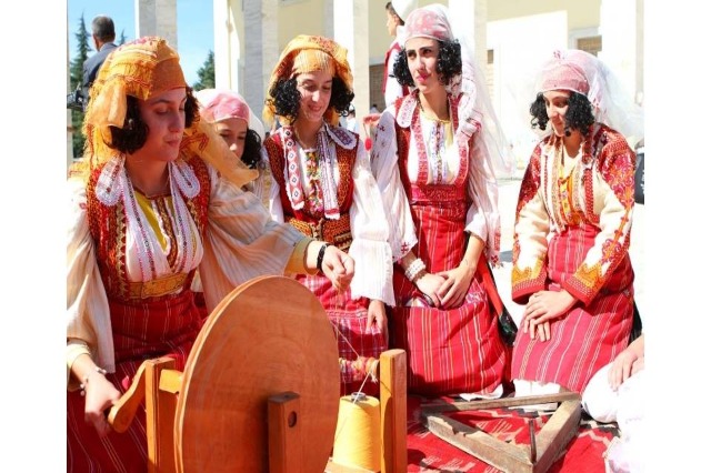 Zadrima folk traditional clothes