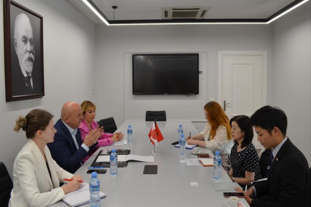 Sallaku meets with Ambassador Kato to discuss the promotion of academic cooperation in agriculture