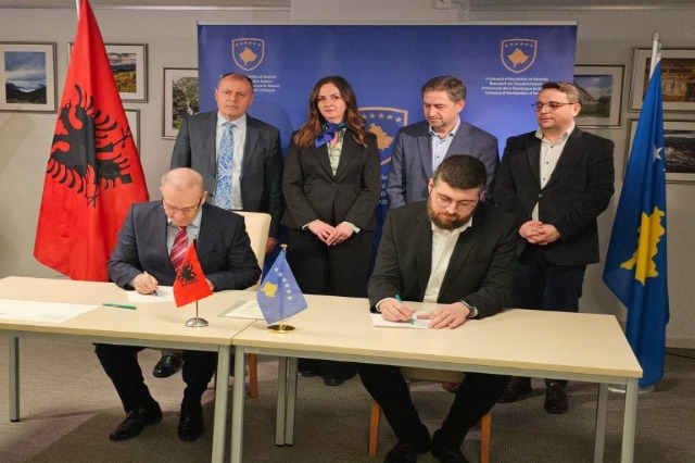 Merger of the “Albanian School” in Switzerland and Association between Albanian Teachers and Parents