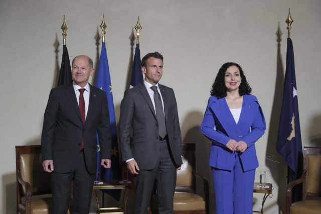 Tensions in the north, Macron and Scholz meet Osmani and Vucic today