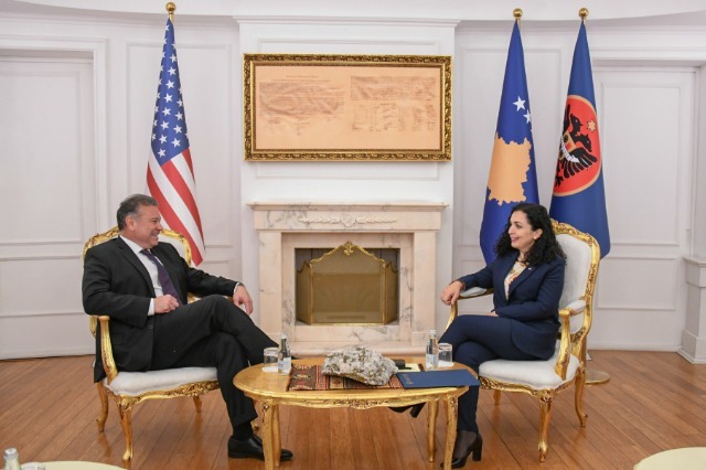 Escobar continues his visit to Kosovo, meeting state leaders today