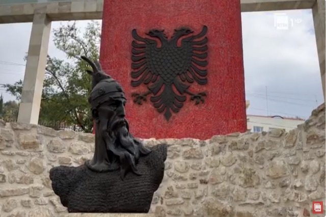 Interest in the historical tourism in Lezha, plenty of tourists at the Skanderbeg Memorial