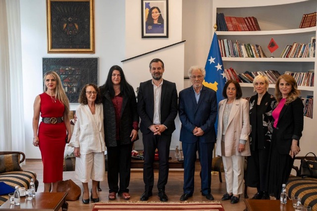 Awards bestowed upon individuals for Lifetime Achievement in Visual Arts field in Kosovo