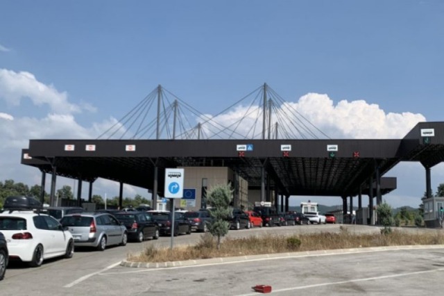 Serbs Intend to Begin Multi-Day Blockade of Border with Kosova