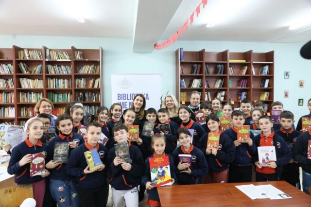 Manastirliu: Enriching School Libraries with New Books