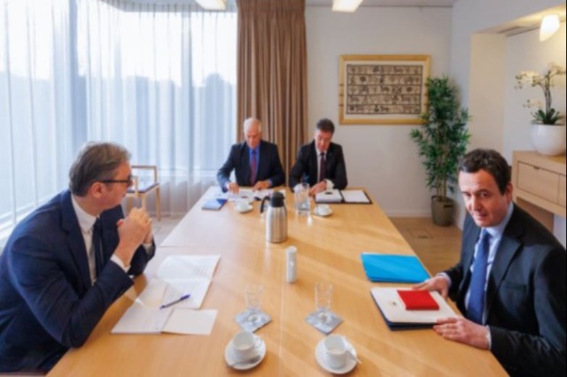 Tensions in the north of Kosovo/ Kurti and Vucic invited to meet in Brussels, the EU provides details