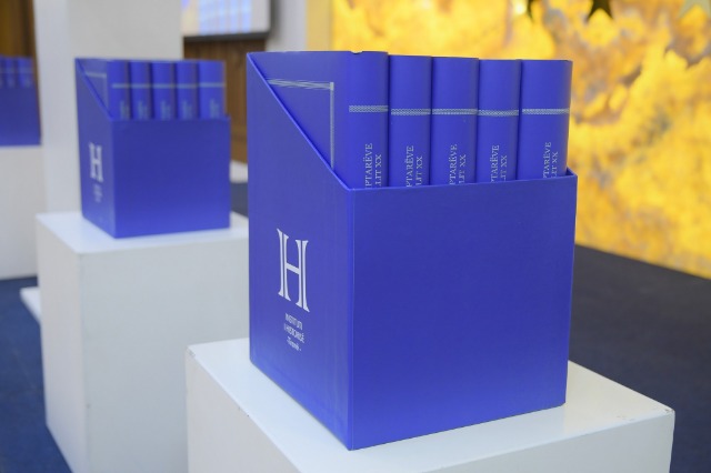 “History of Albanians during the 20th century” is published